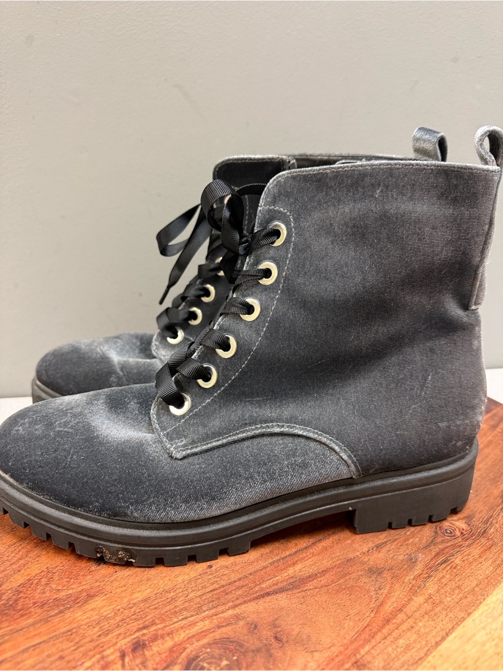 Mossimo Supply Co. Gray Velvet Lace-Up Combat Boots sz 8.5